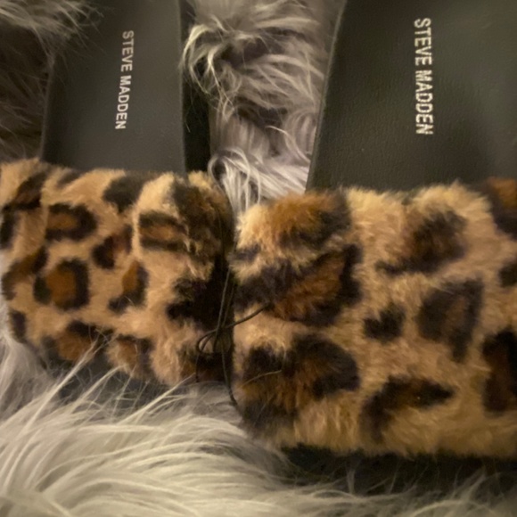 Steve Madden fur slippers - Picture 2 of 4